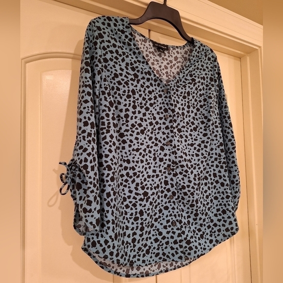 I.N. Studio V-Neck 3/4 Sleeve Button-Down Blouse Animal Print Blue Teal - Picture 10 of 13